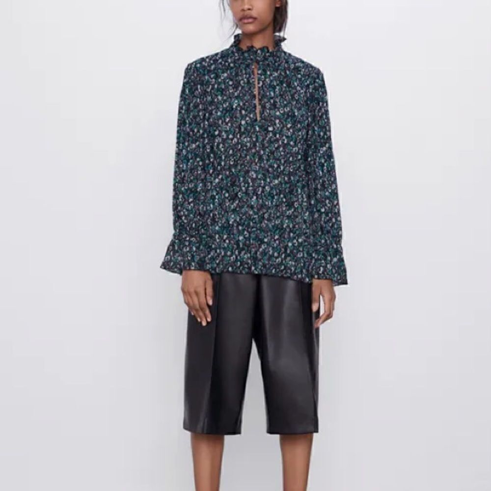 ZARA Oversized Floral Pleated Blouse Ruffle XS